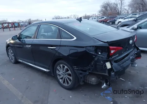 2016 Hyundai Sonata Sport z USA, uszkodzony, nr VIN 5NPE34AF0GH262606